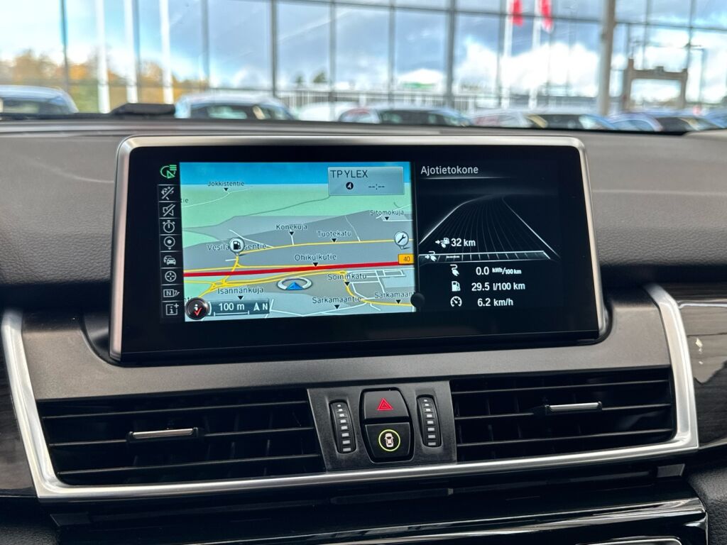 BMW 225 2016 Ruskea (beige)