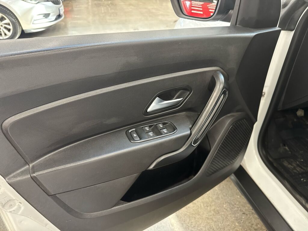 Dacia Duster 2021 Valkoinen