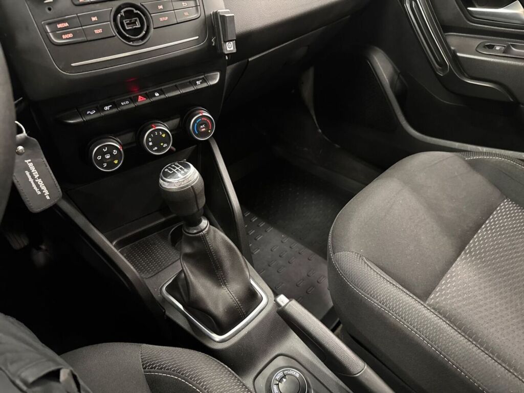 Dacia Duster 2021 Valkoinen