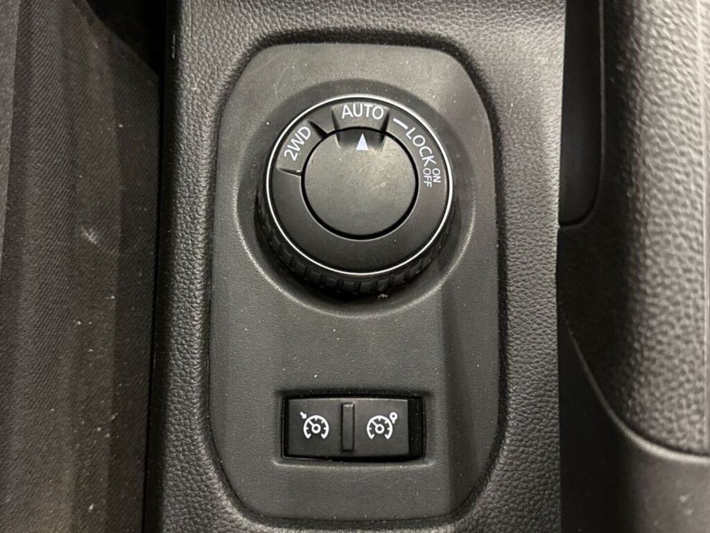 Dacia Duster 2021 Valkoinen