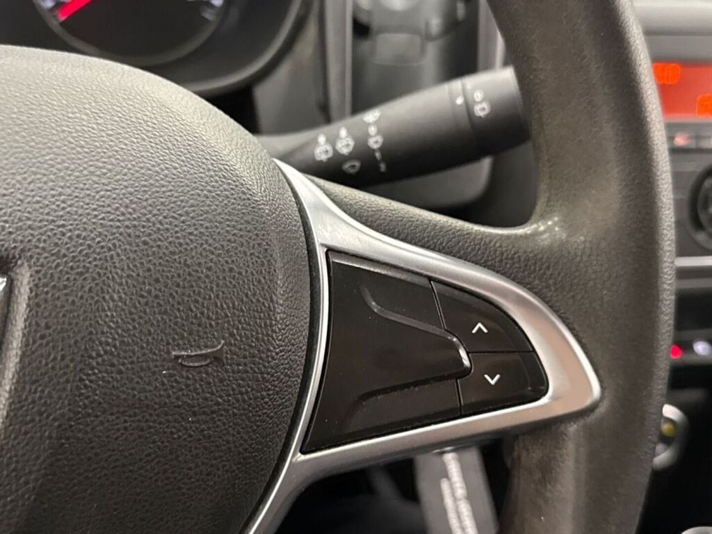 Dacia Duster 2021 Valkoinen