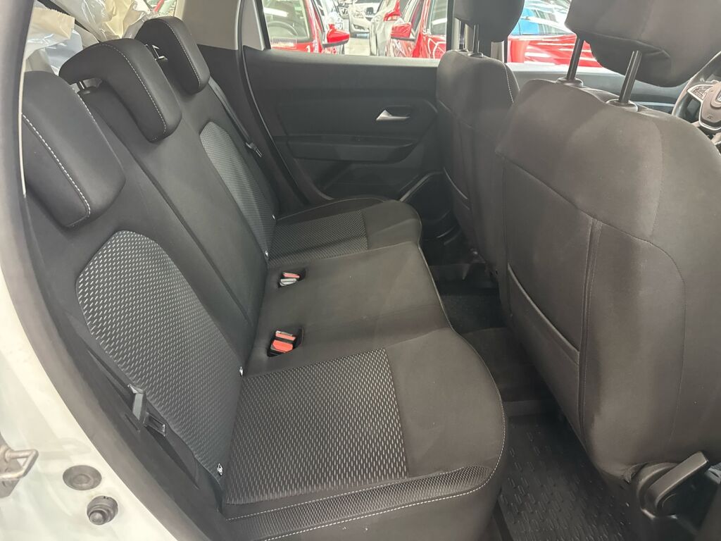 Dacia Duster 2021 Valkoinen