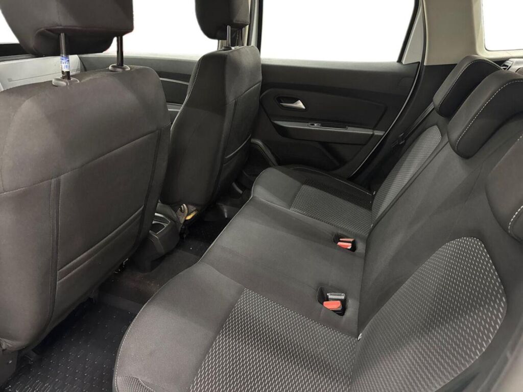 Dacia Duster 2021 Valkoinen