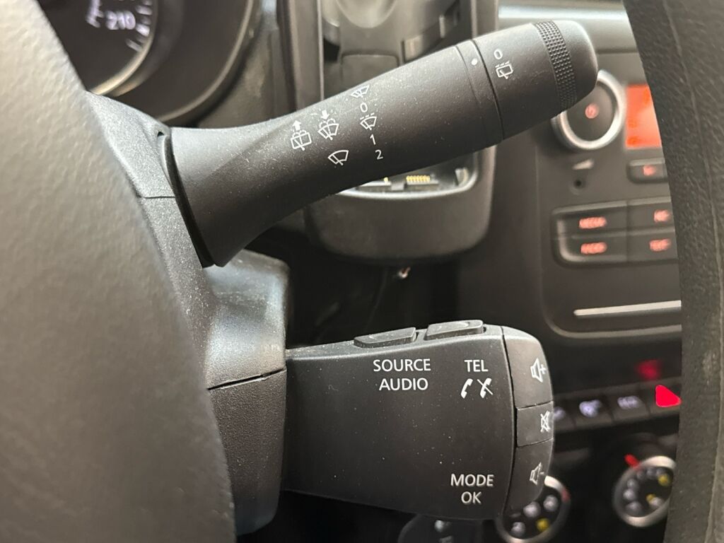 Dacia Duster 2021 Valkoinen