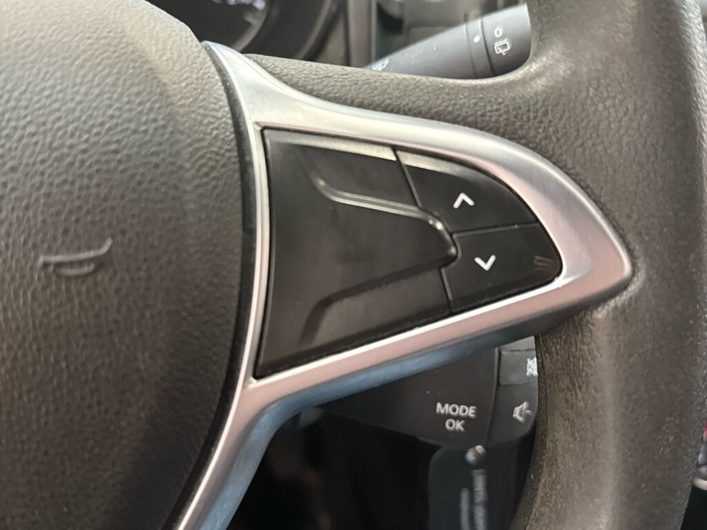 Dacia Duster 2021 Valkoinen