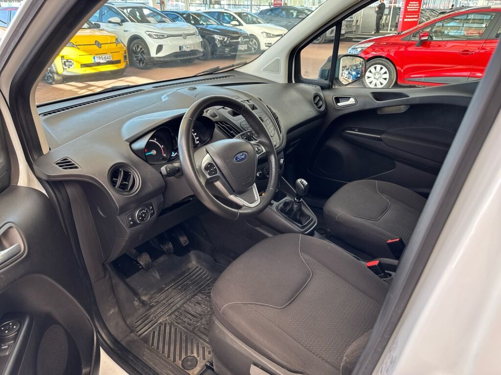 Ford Transit Courier 2021 Valkoinen