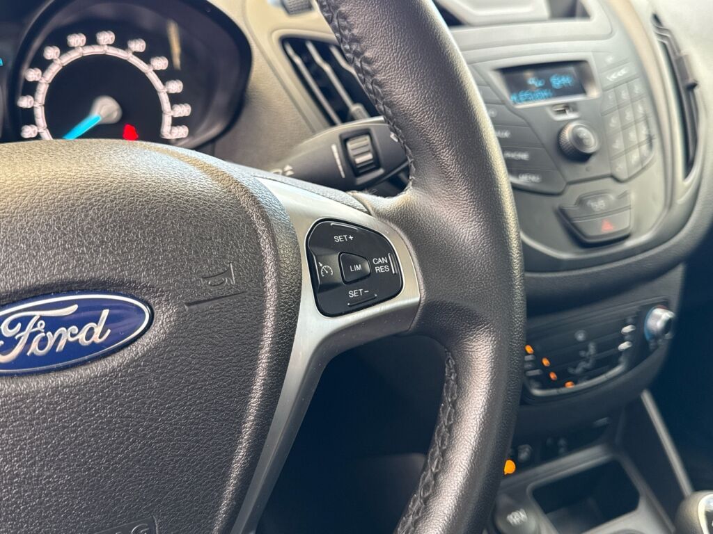 Ford Transit Courier 2021 Valkoinen