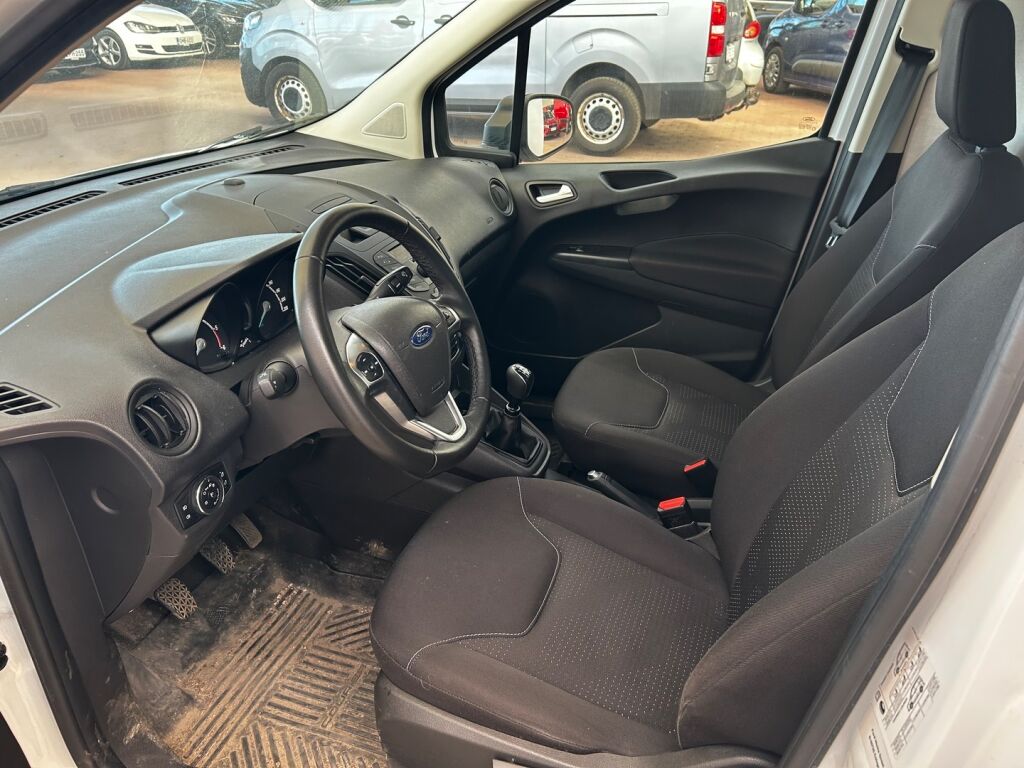 Ford Transit Courier 2021 Valkoinen