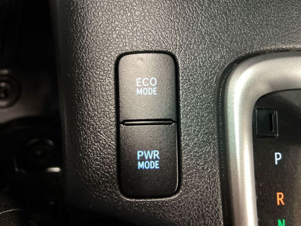 Toyota Hilux 2021 Valkoinen