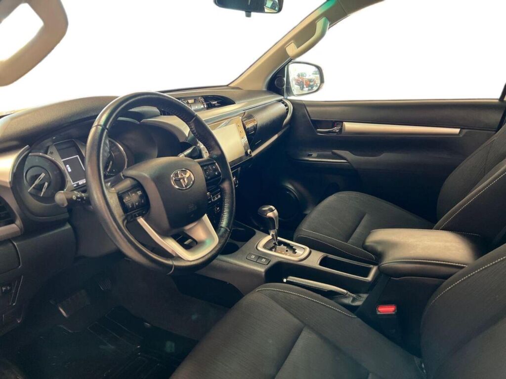 Toyota Hilux 2021 Valkoinen