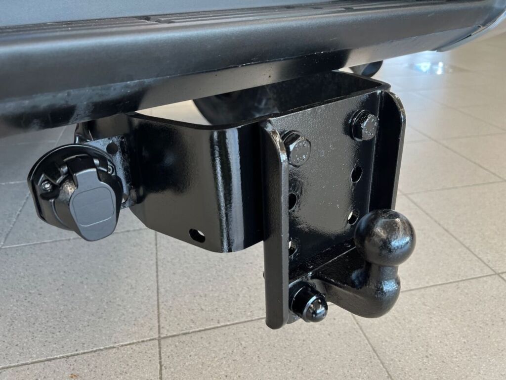 Toyota Hilux 2021 Valkoinen