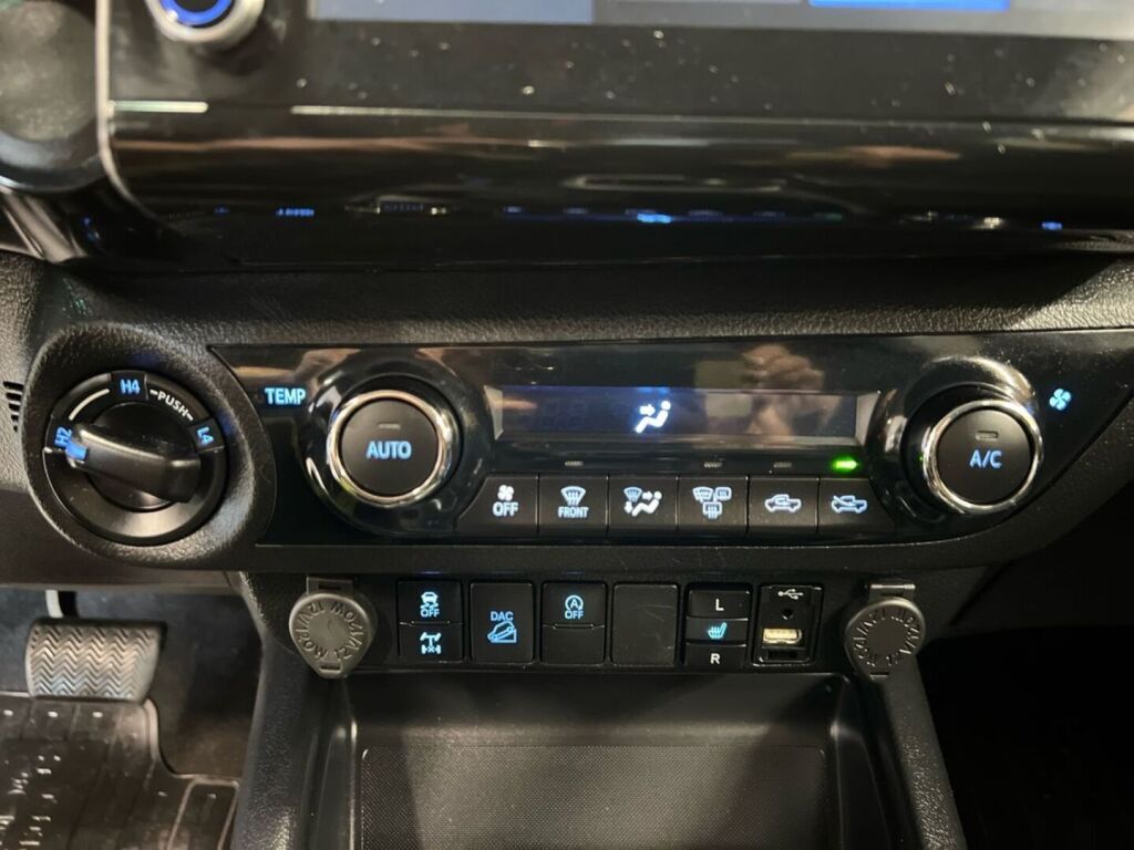 Toyota Hilux 2021 Valkoinen