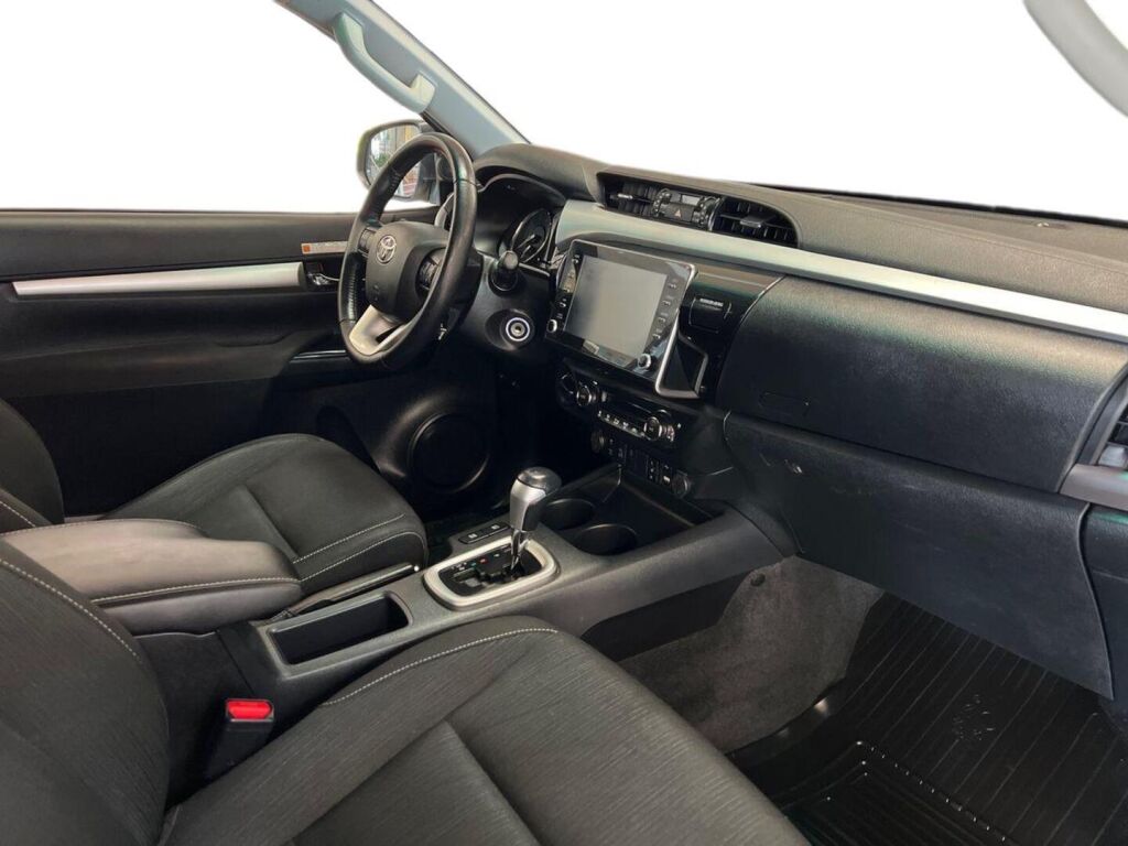 Toyota Hilux 2021 Valkoinen