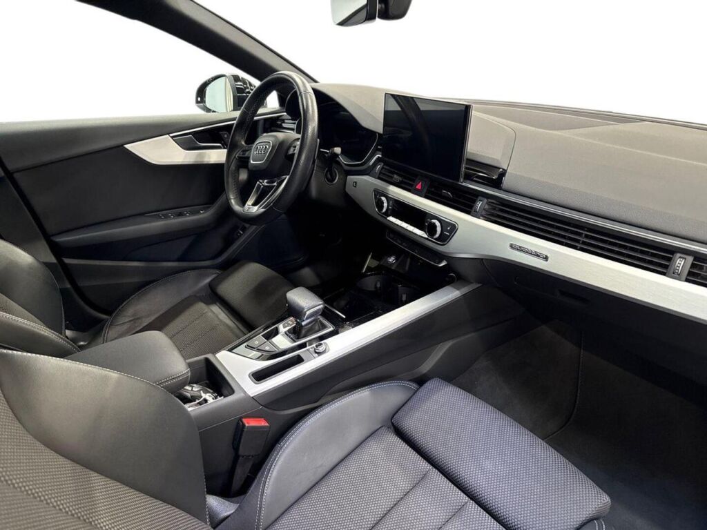 Audi A5 2021 Musta