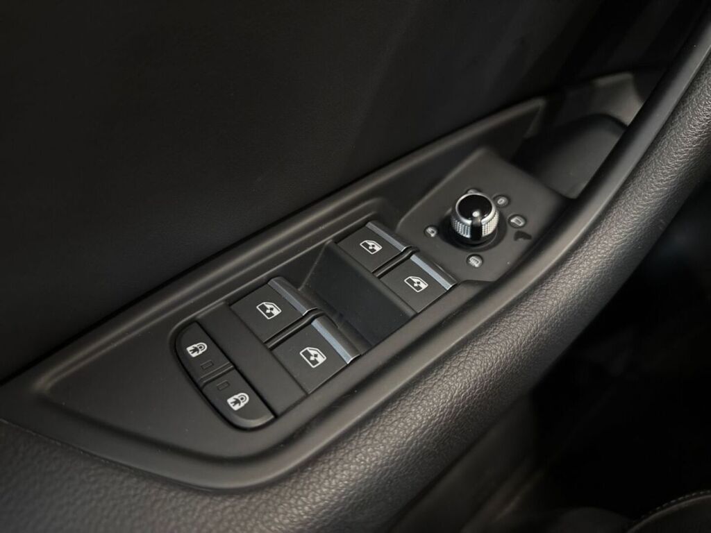 Audi A5 2021 Musta