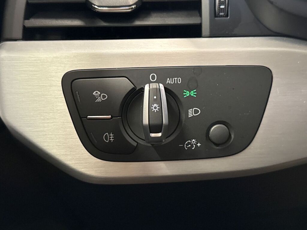 Audi A5 2021 Musta