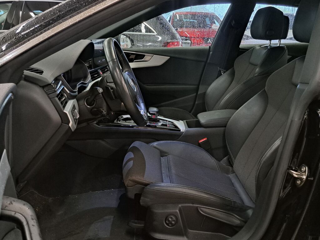 Audi A5 2021 Musta