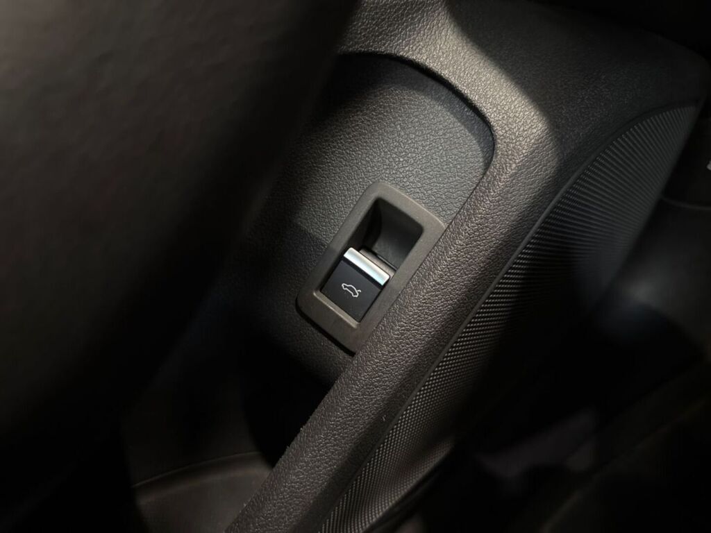 Audi A5 2021 Musta