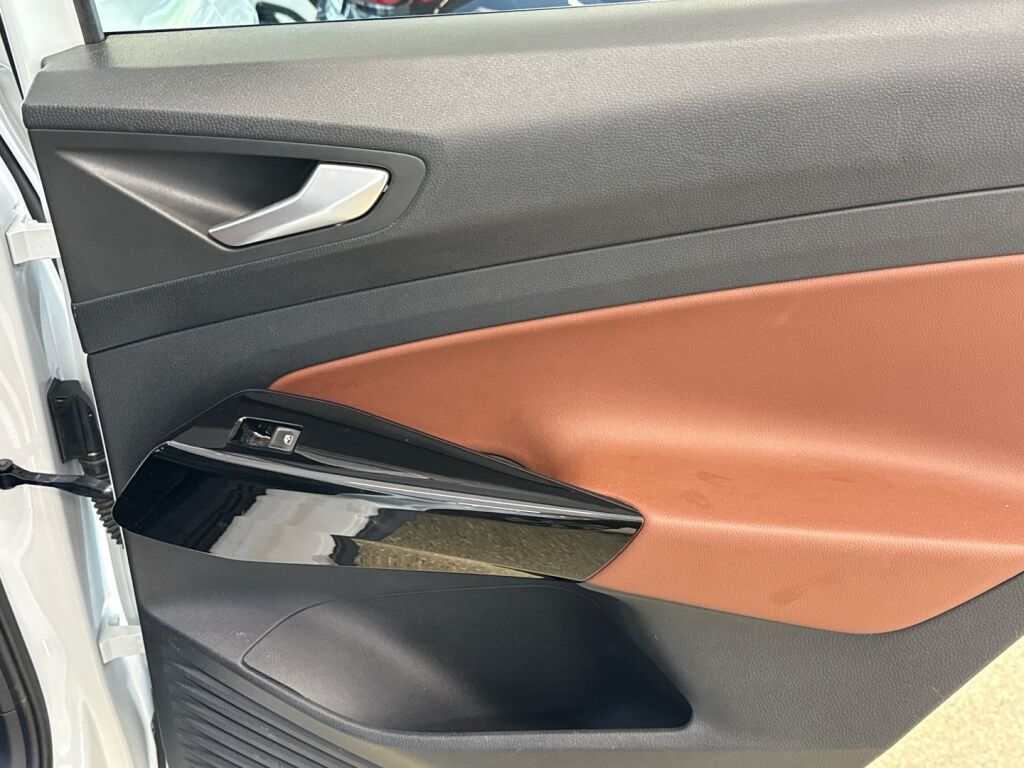 Volkswagen ID.4 2021 Valkoinen