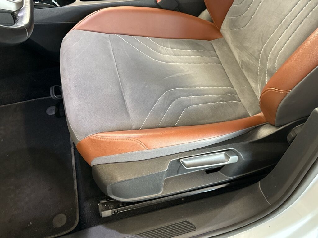 Volkswagen ID.4 2021 Valkoinen