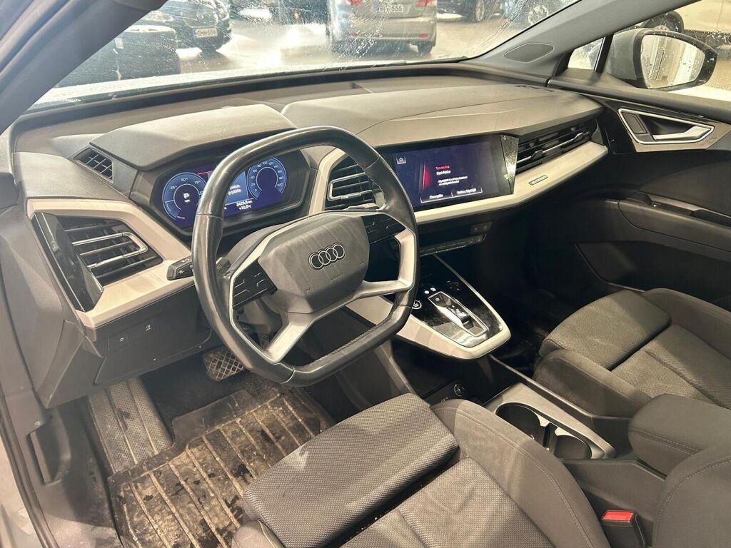 Audi Q4 e-tron 2021 Met. Harmaa