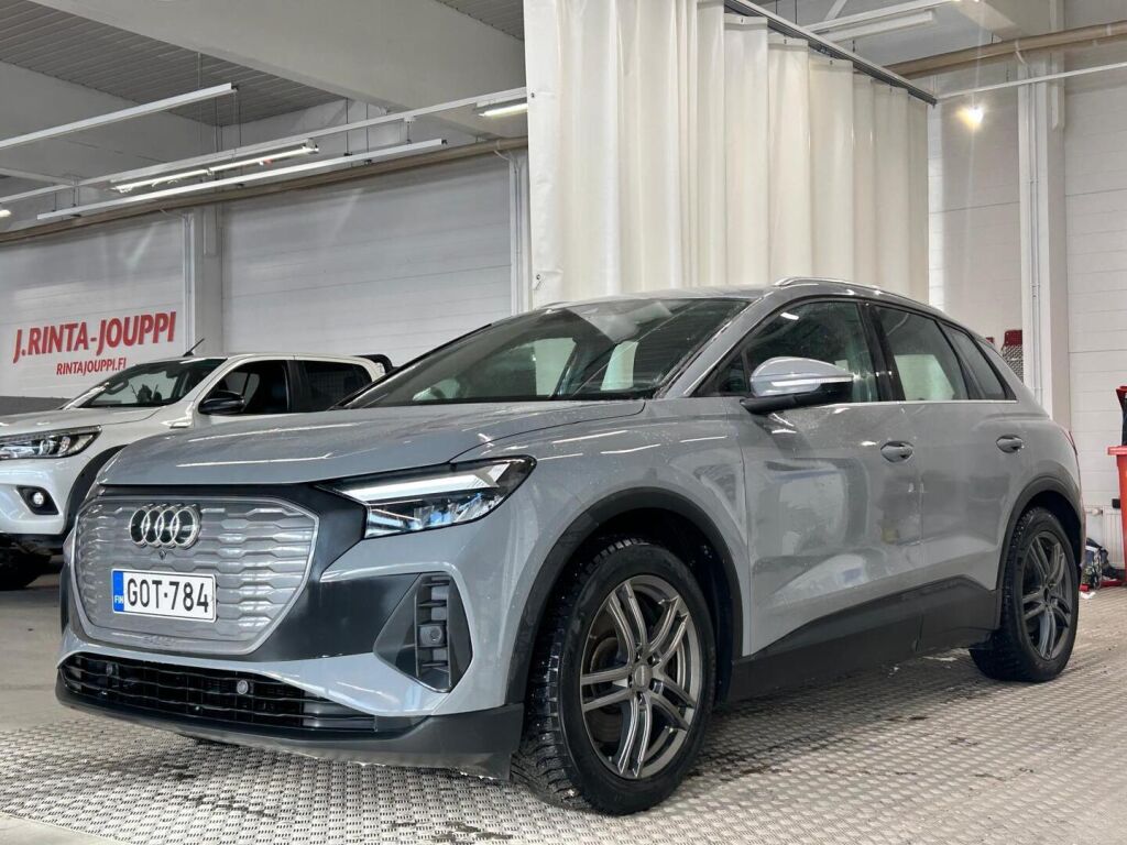 Audi Q4 e-tron 2021 Met. Harmaa