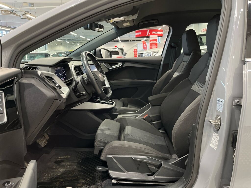 Audi Q4 e-tron 2021 Met. Harmaa