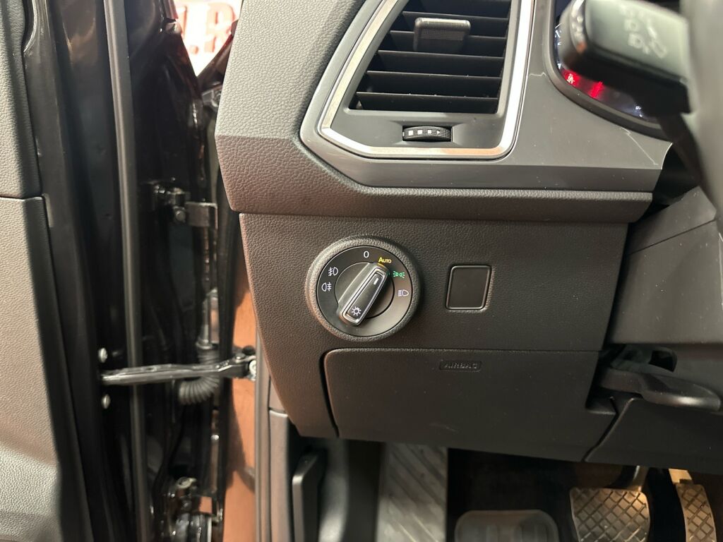 Seat Ateca 2021 Musta