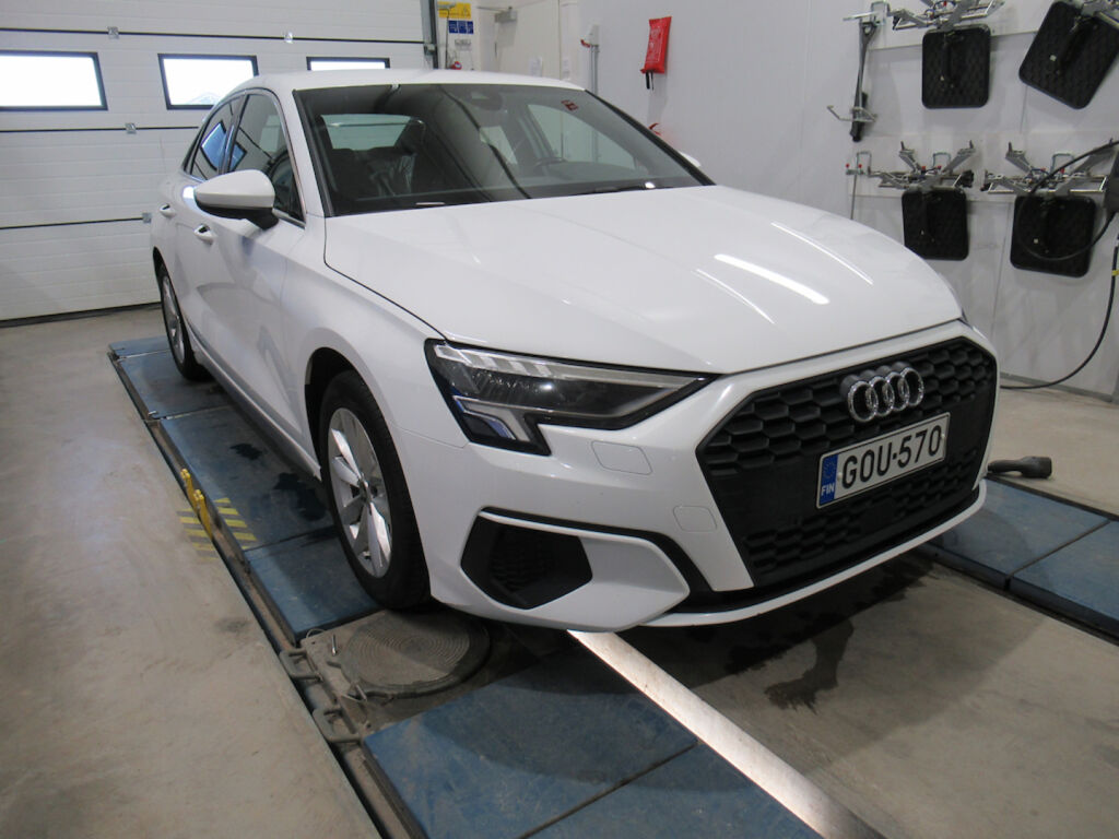 Audi A3 2021 Valkoinen