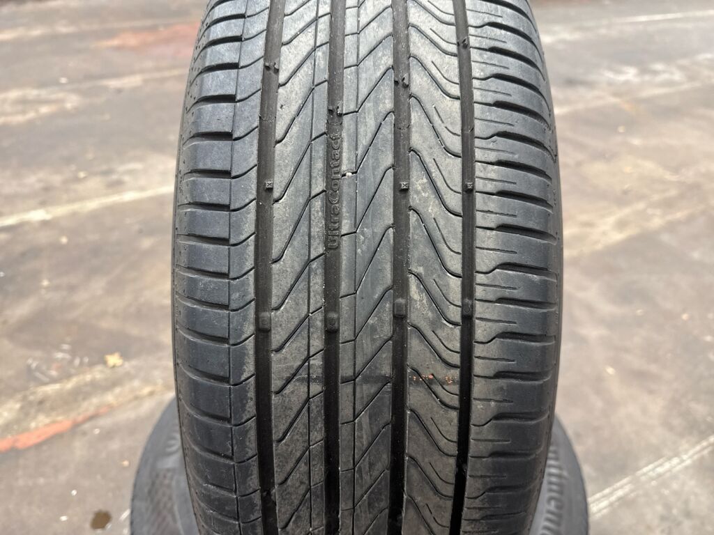 Ford Kuga 2022 Musta