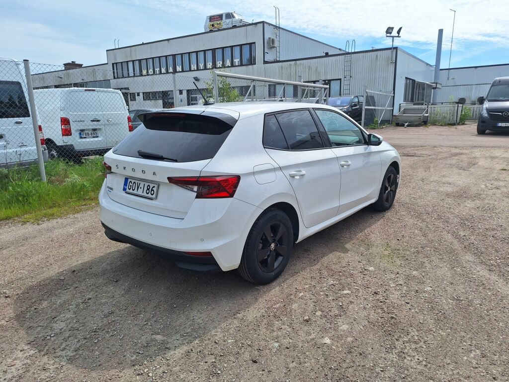 Skoda Fabia 2022 Valkoinen