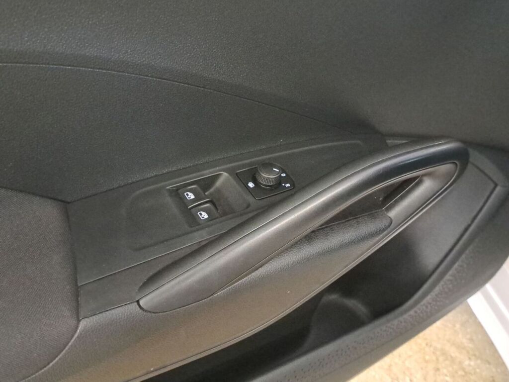 Skoda Fabia 2022 Valkoinen