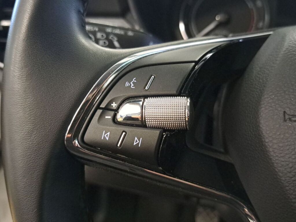 Skoda Fabia 2022 Valkoinen
