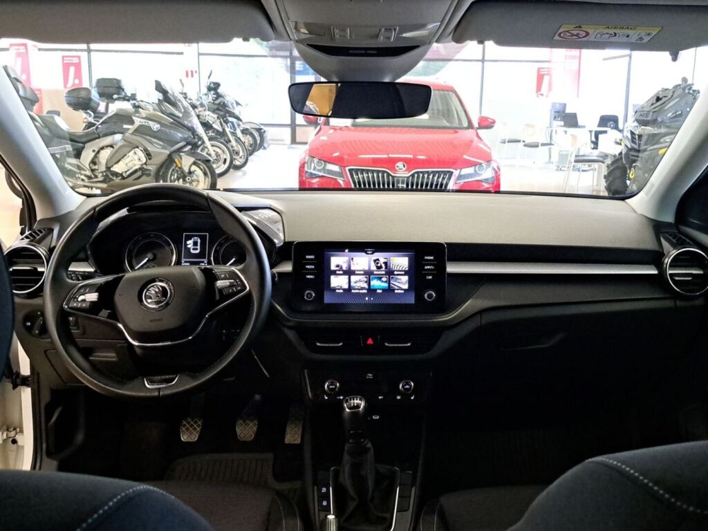 Skoda Fabia 2022 Valkoinen