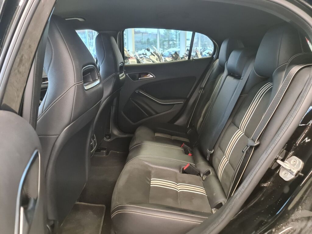 Mercedes-Benz GLA 2017 Musta
