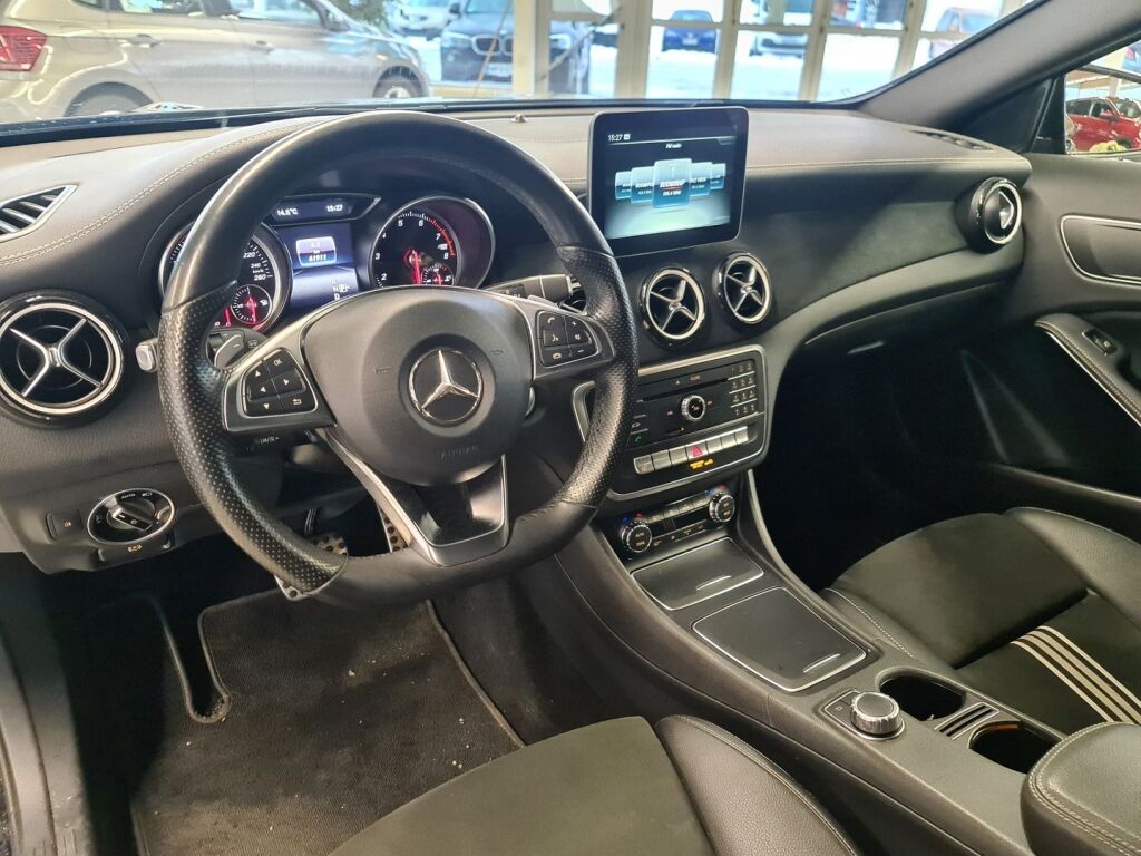Mercedes-Benz GLA 2017 Musta