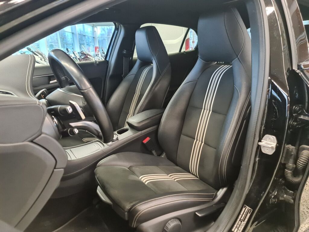 Mercedes-Benz GLA 2017 Musta