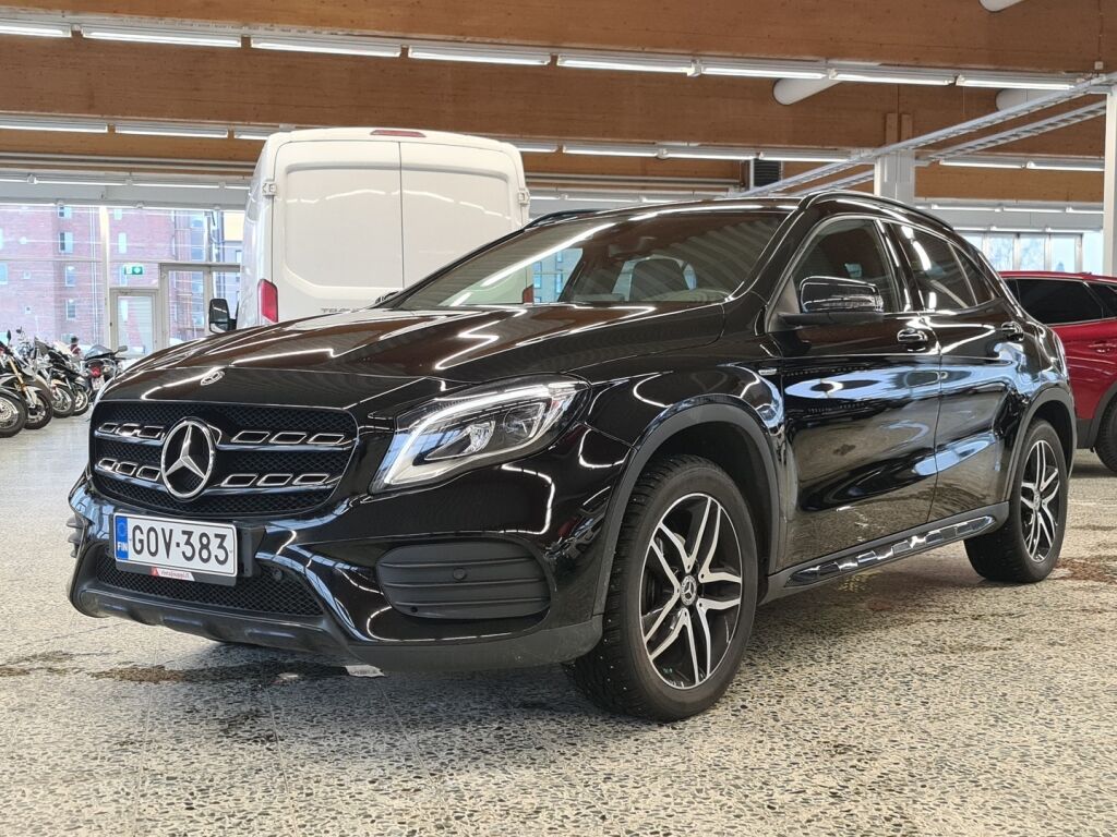 Mercedes-Benz GLA 2017 Musta