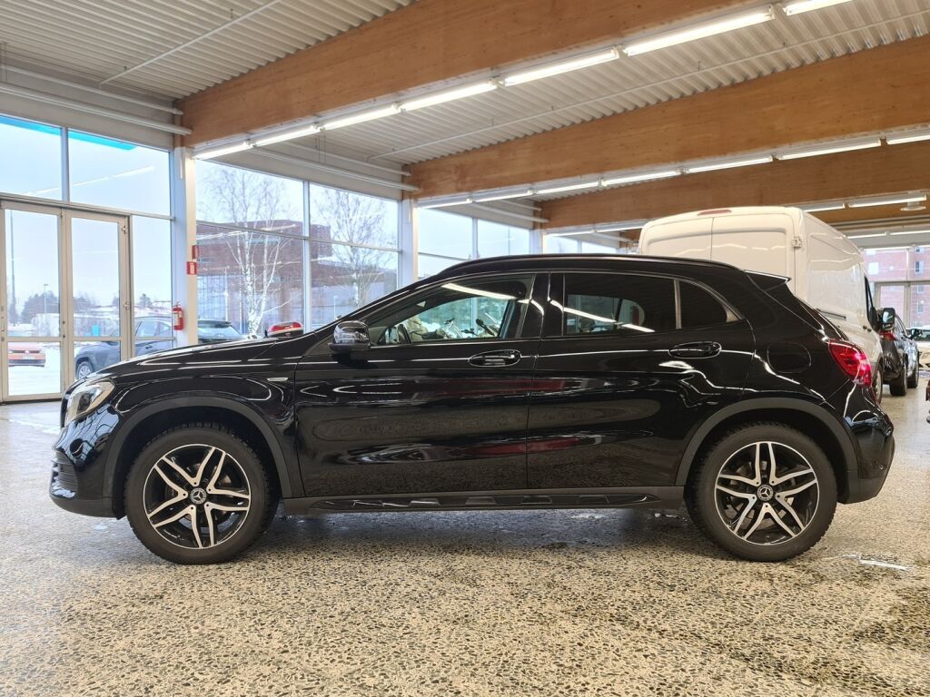 Mercedes-Benz GLA 2017 Musta