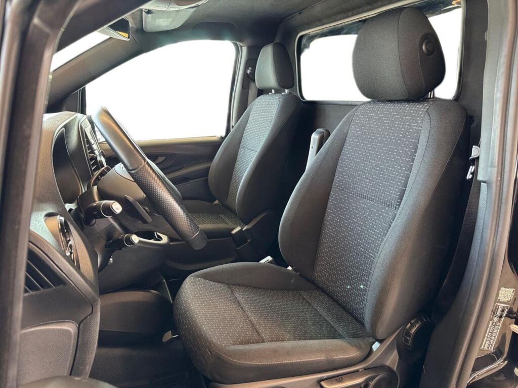 Mercedes-Benz Vito 2022 Musta