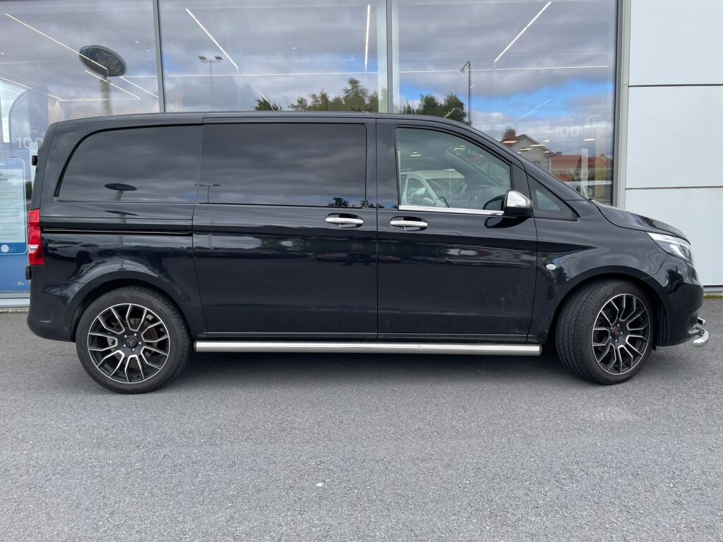 Mercedes-Benz Vito 2022 Musta