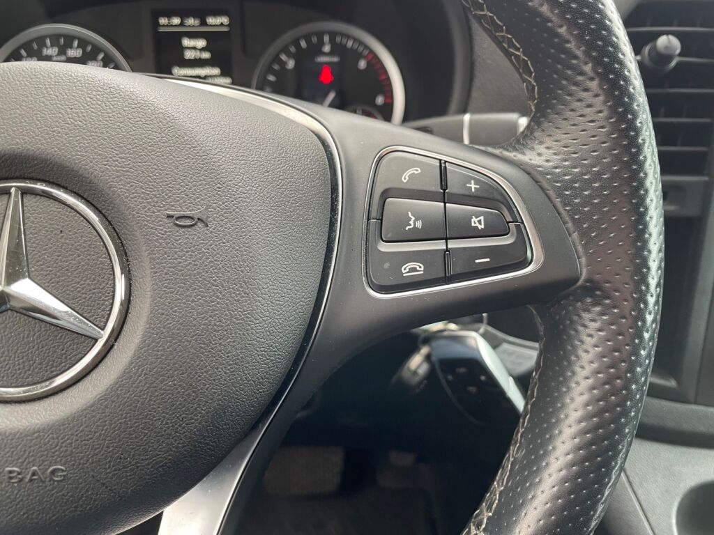 Mercedes-Benz Vito 2022 Musta