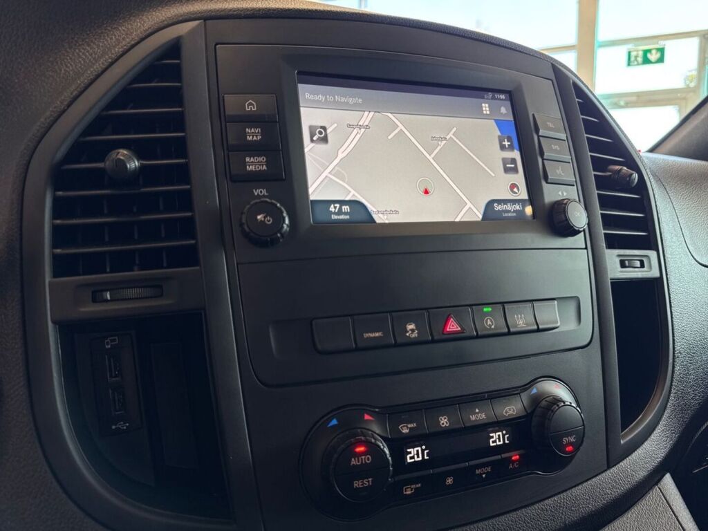 Mercedes-Benz Vito 2022 Musta