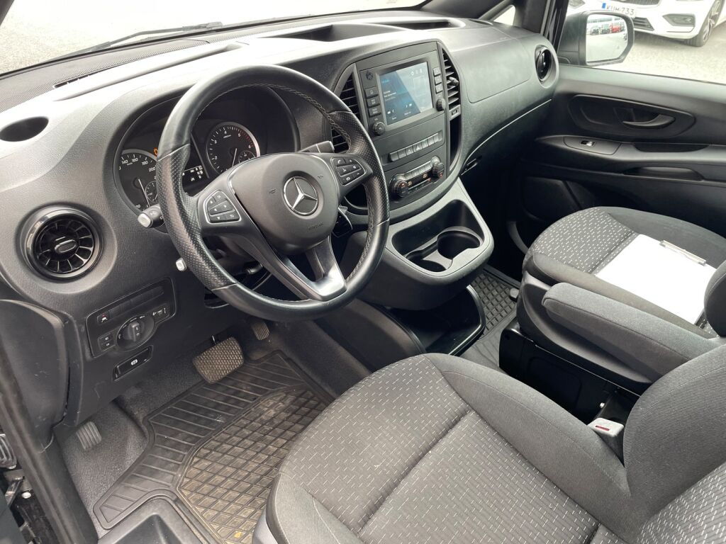 Mercedes-Benz Vito 2022 Musta