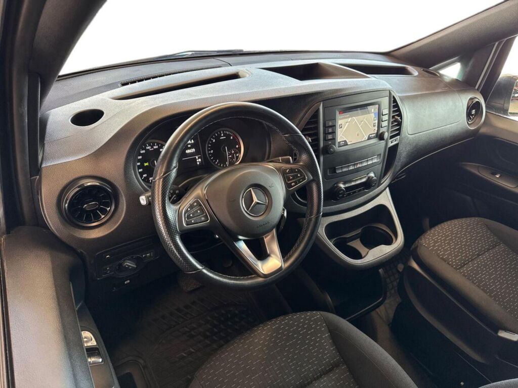 Mercedes-Benz Vito 2022 Musta