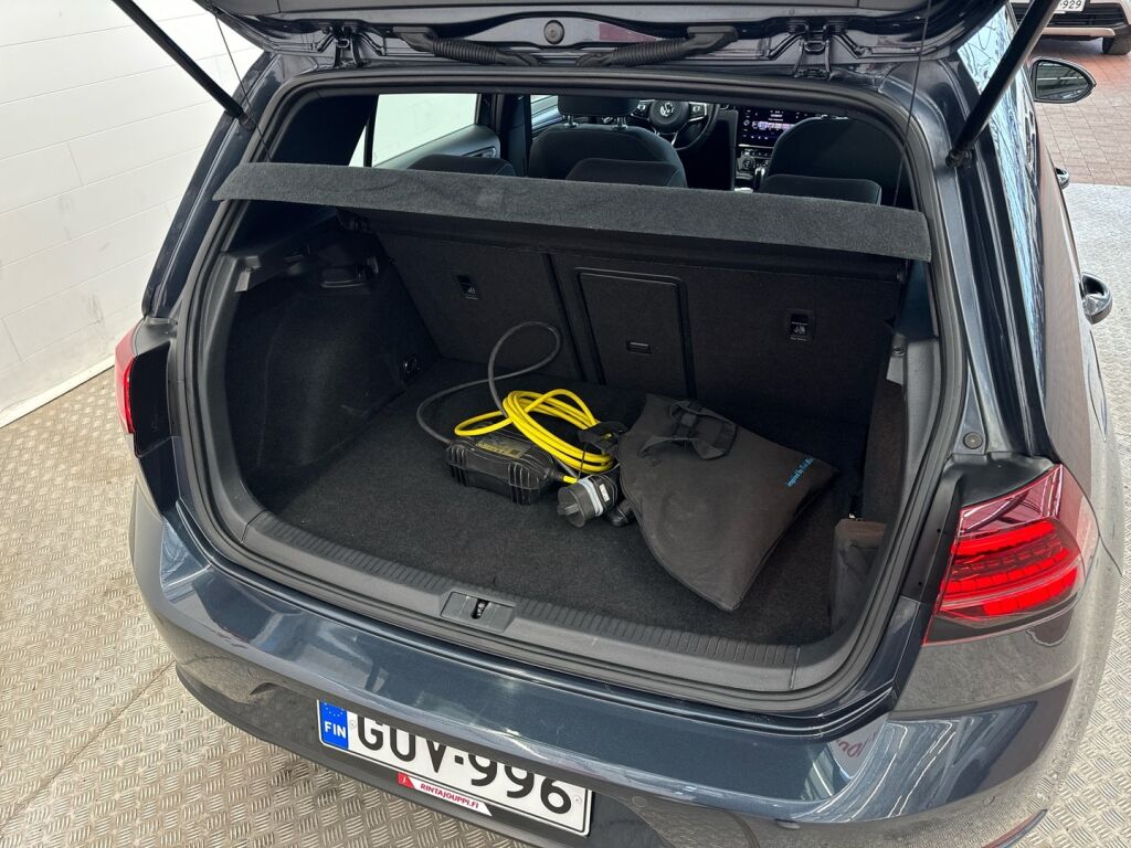 Volkswagen Golf 2020 Sininen