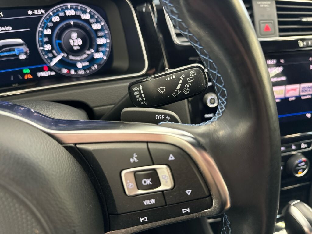 Volkswagen Golf 2020 Sininen