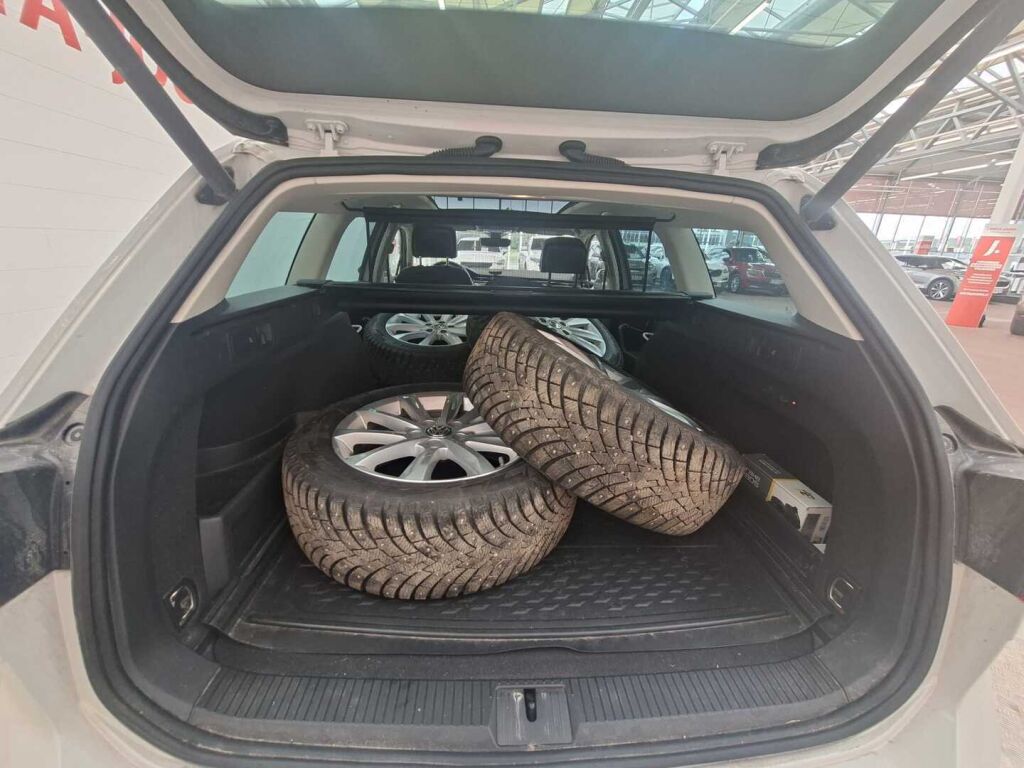Volkswagen Passat 2017 Valkoinen