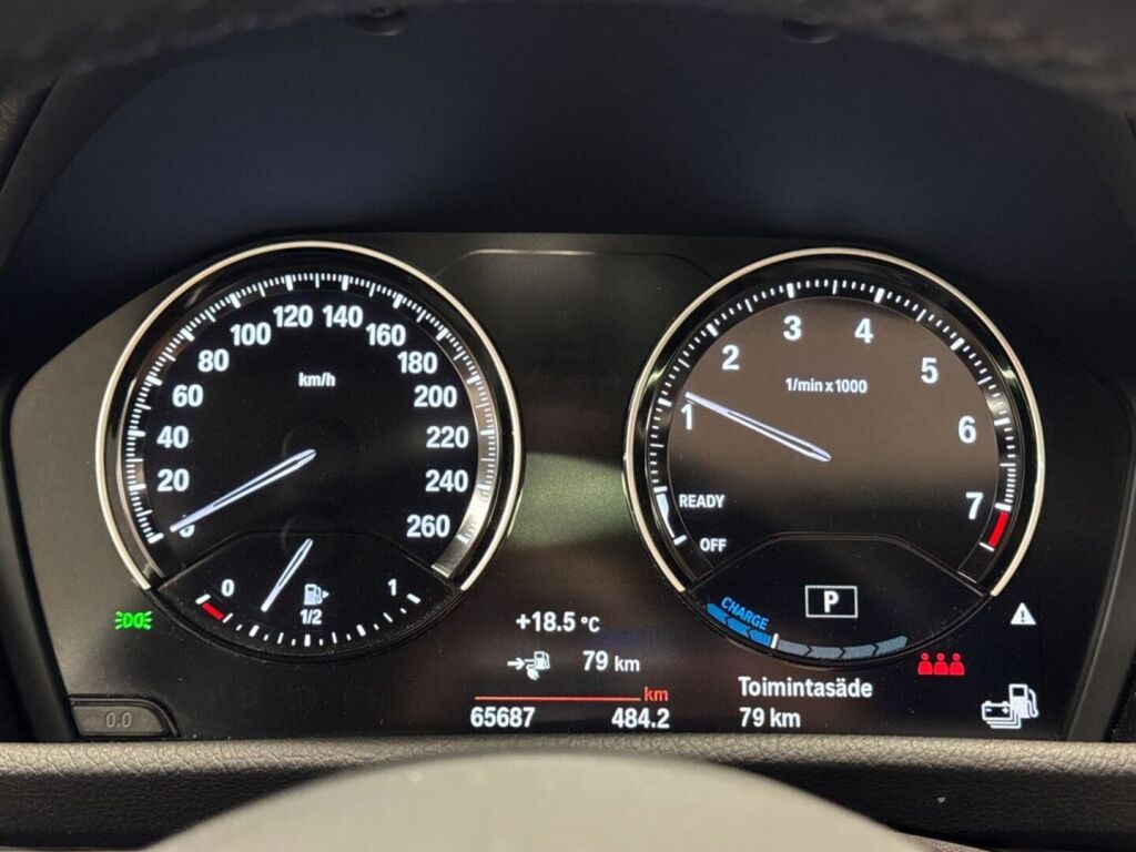 BMW 225 2019 Punainen