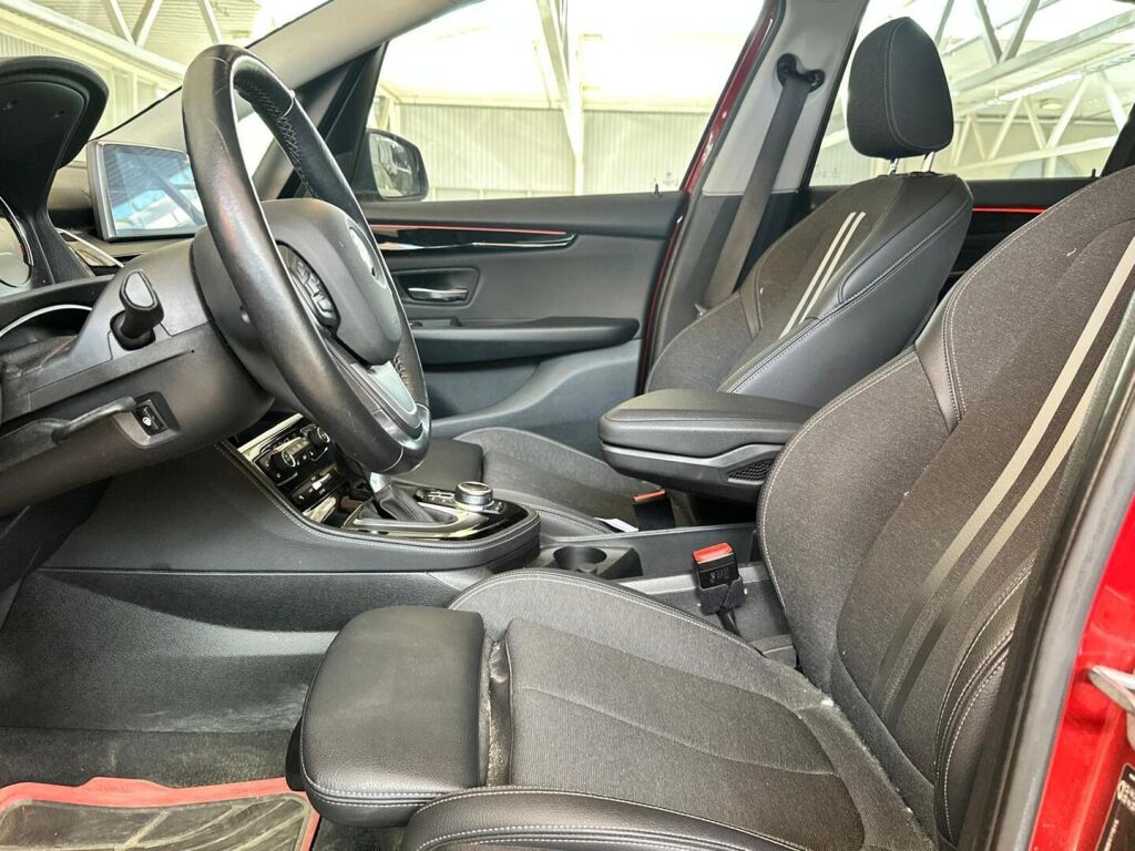 BMW 225 2019 Punainen